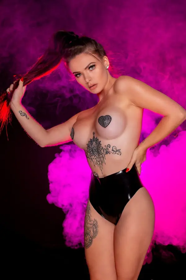 Inna High Waist Latex Knickers – Sleek Shiny Cut for a Sculpted Silhouette